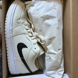 Air Jordan 1 Low ‘Coconut Milk’ 2021